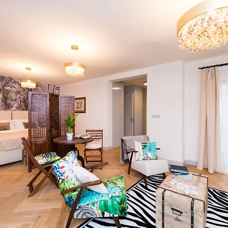 Old Royal Post Boutique & Premium מלון 5*