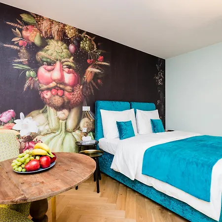 Old Royal Post Boutique & Premium מלון 5*