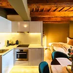 Old Royal Post Boutique & Premium Otel Prag