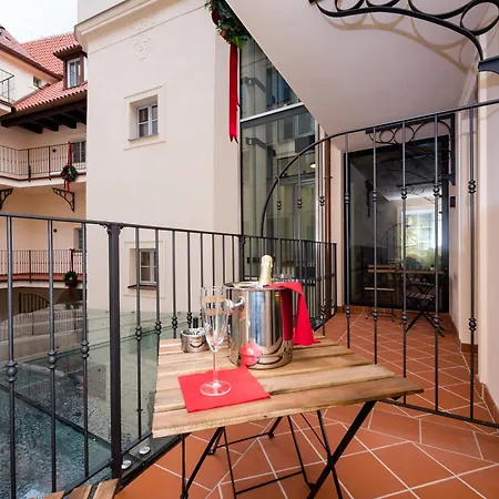 Ξενοδοχείο Old Royal Post Boutique & Premium 5*