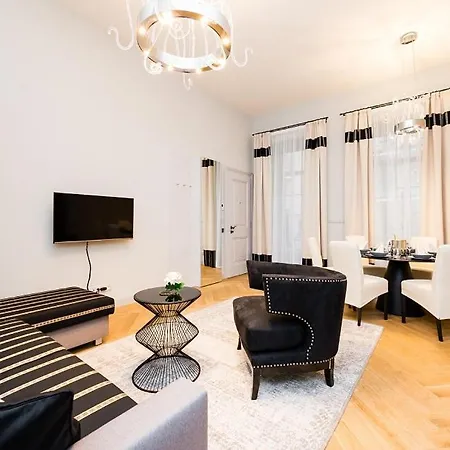 Old Royal Post Boutique & Premium 5* Πράγα