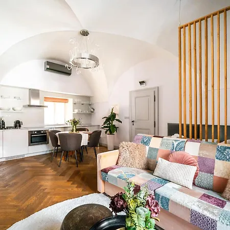 Old Royal Post Boutique & Premium Hotell Prag