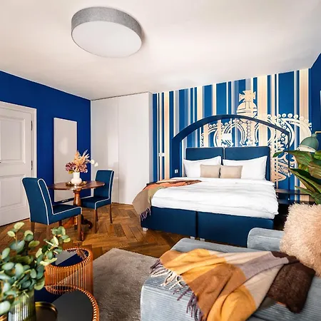 Old Royal Post Boutique & Premium Hotell