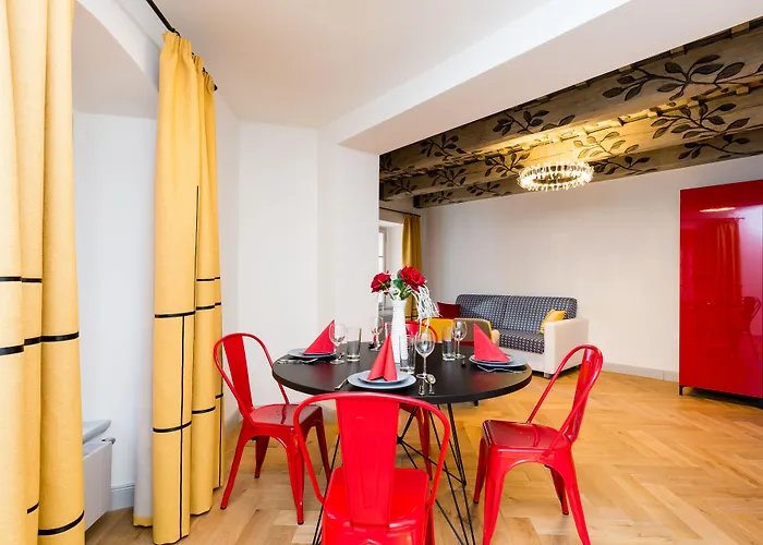 Old Royal Post Boutique & Premium